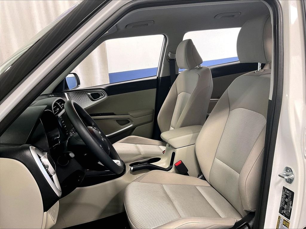 Used 2025 White Kia LX image 10