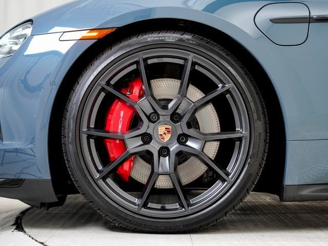 2025 Porsche Taycan GTS - Photo 32