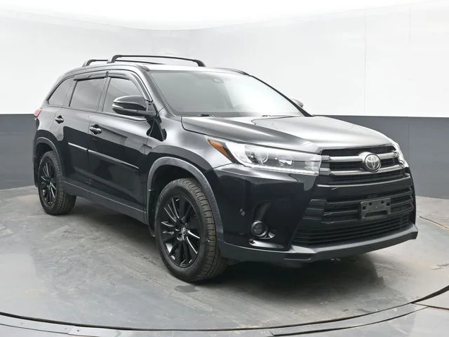 Used 2019 Midnight Black Metallic Toyota SE image 2