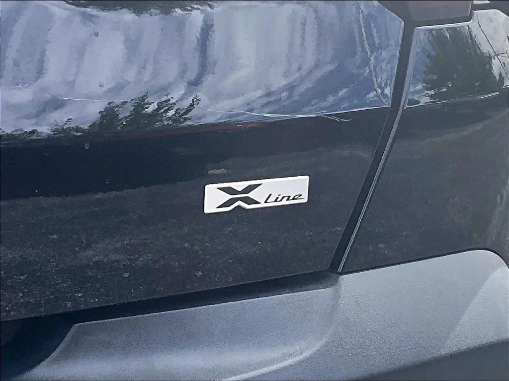Used 2023 Black Kia X-Line EX image 9