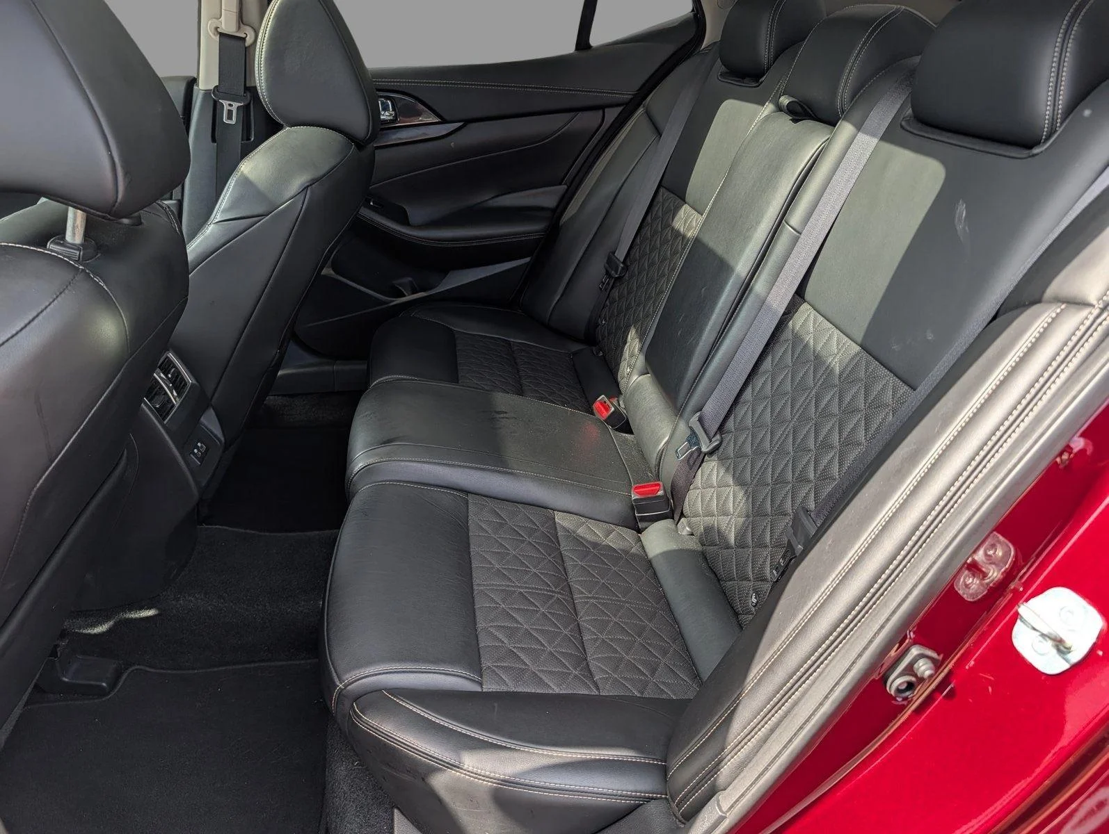 Used 2019 Super Black Nissan Platinum image 30