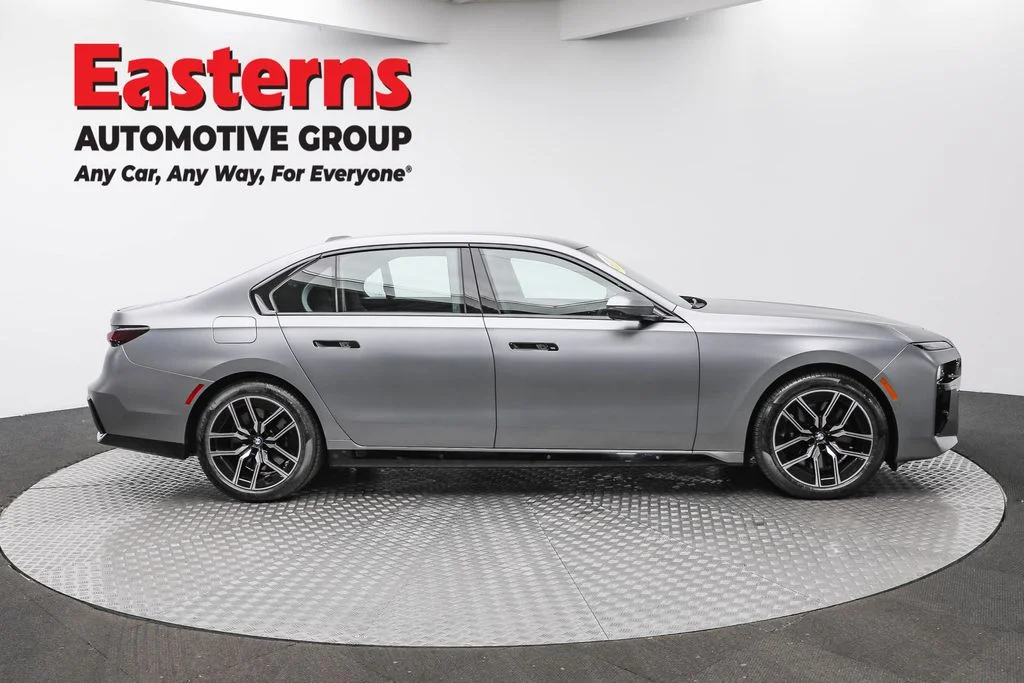 Used 2023 Gray BMW 740i image 4