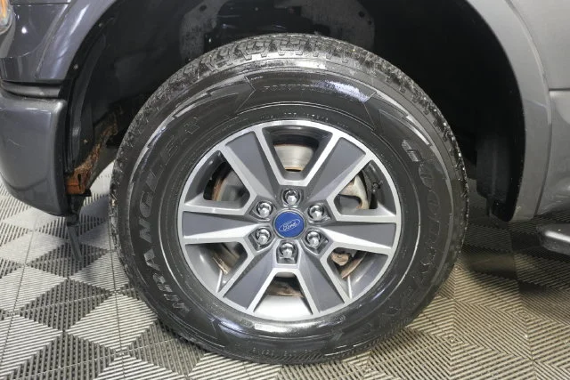 Used 2017 Magnetic Metallic Ford XLT image 10