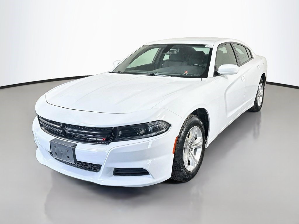 Used 2022 White Knuckle Clearcoat Dodge SXT image 3