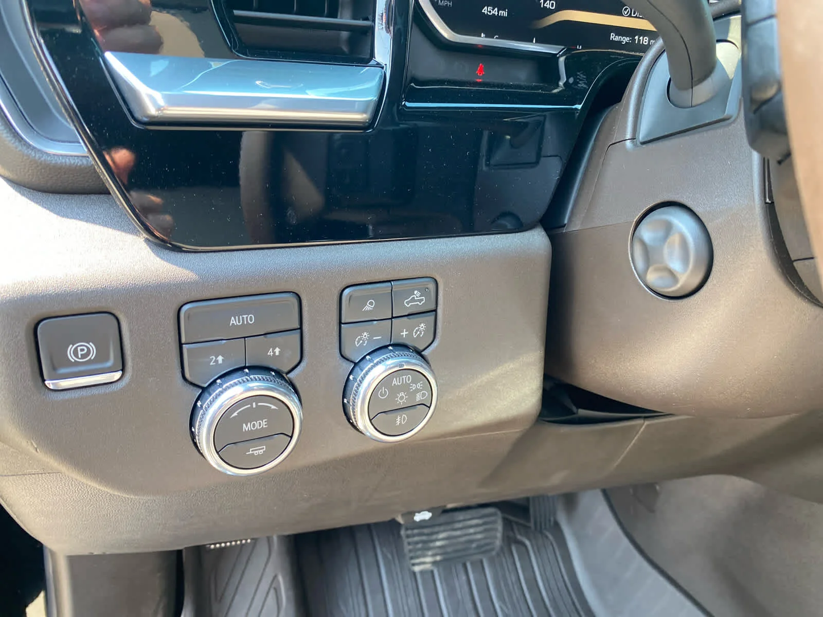 New 2026 Onyx Black GMC SLT image 12