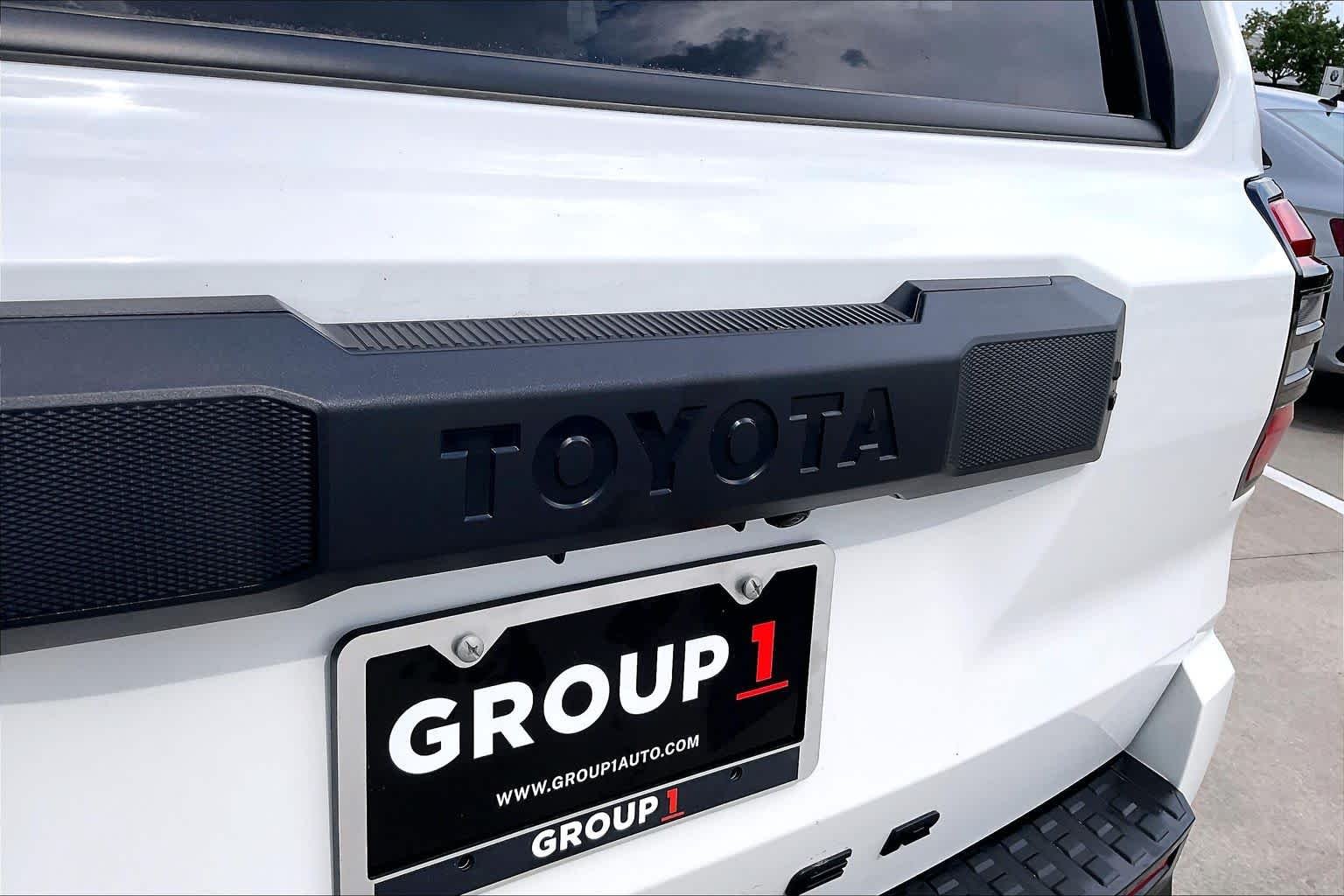 Used 2025 Ice Cap Toyota SR5 image 30