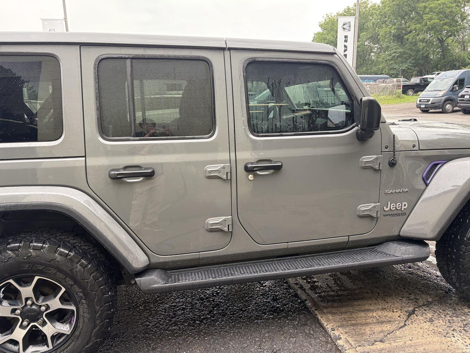 Used 2021 Sting-Grey Jeep Unlimited Sahara image 8