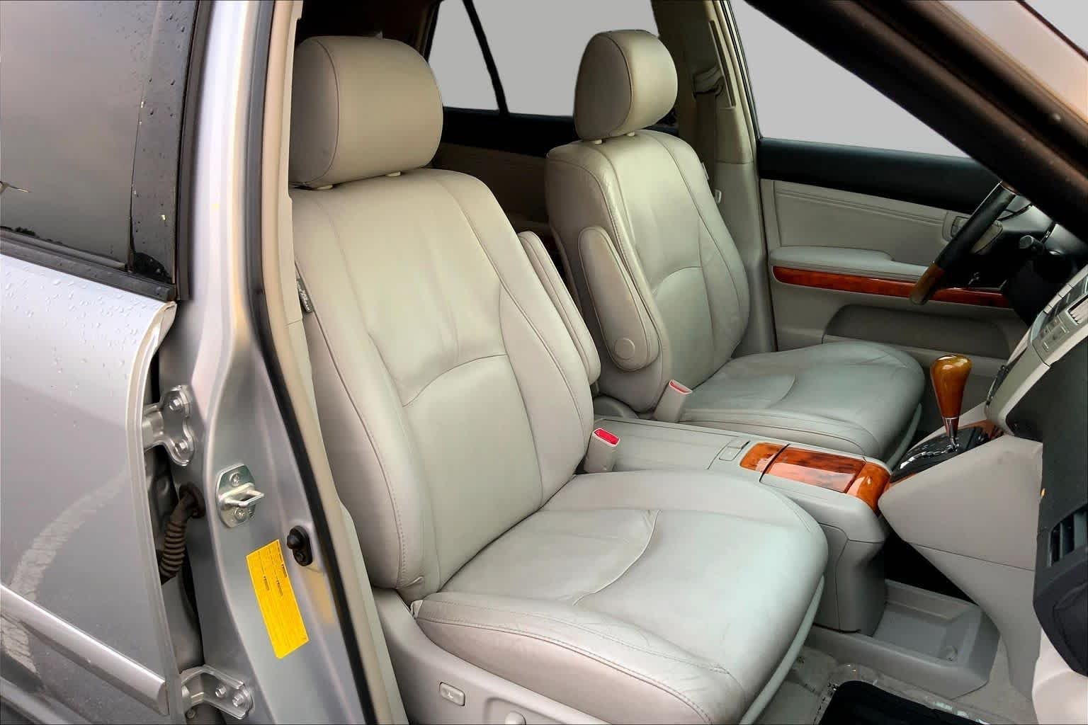 Used 2009 Classic Silver Metallic Lexus  image 8