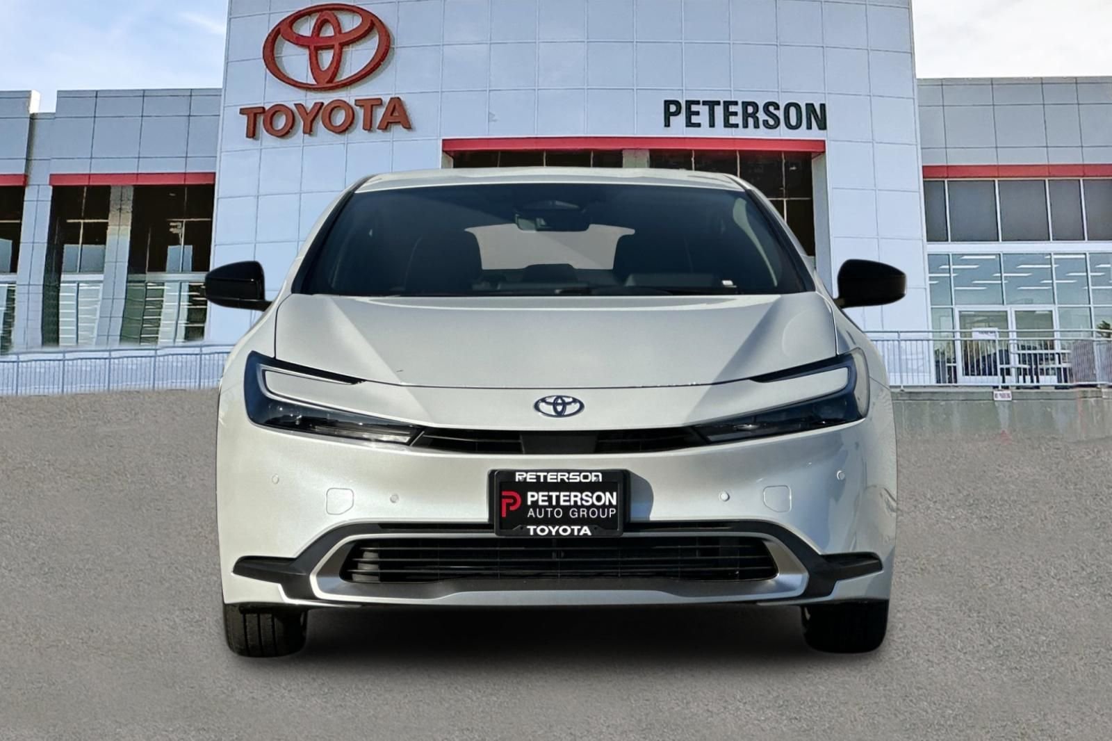 2026 Toyota Prius Plug-in Hybrid SE - Photo 9