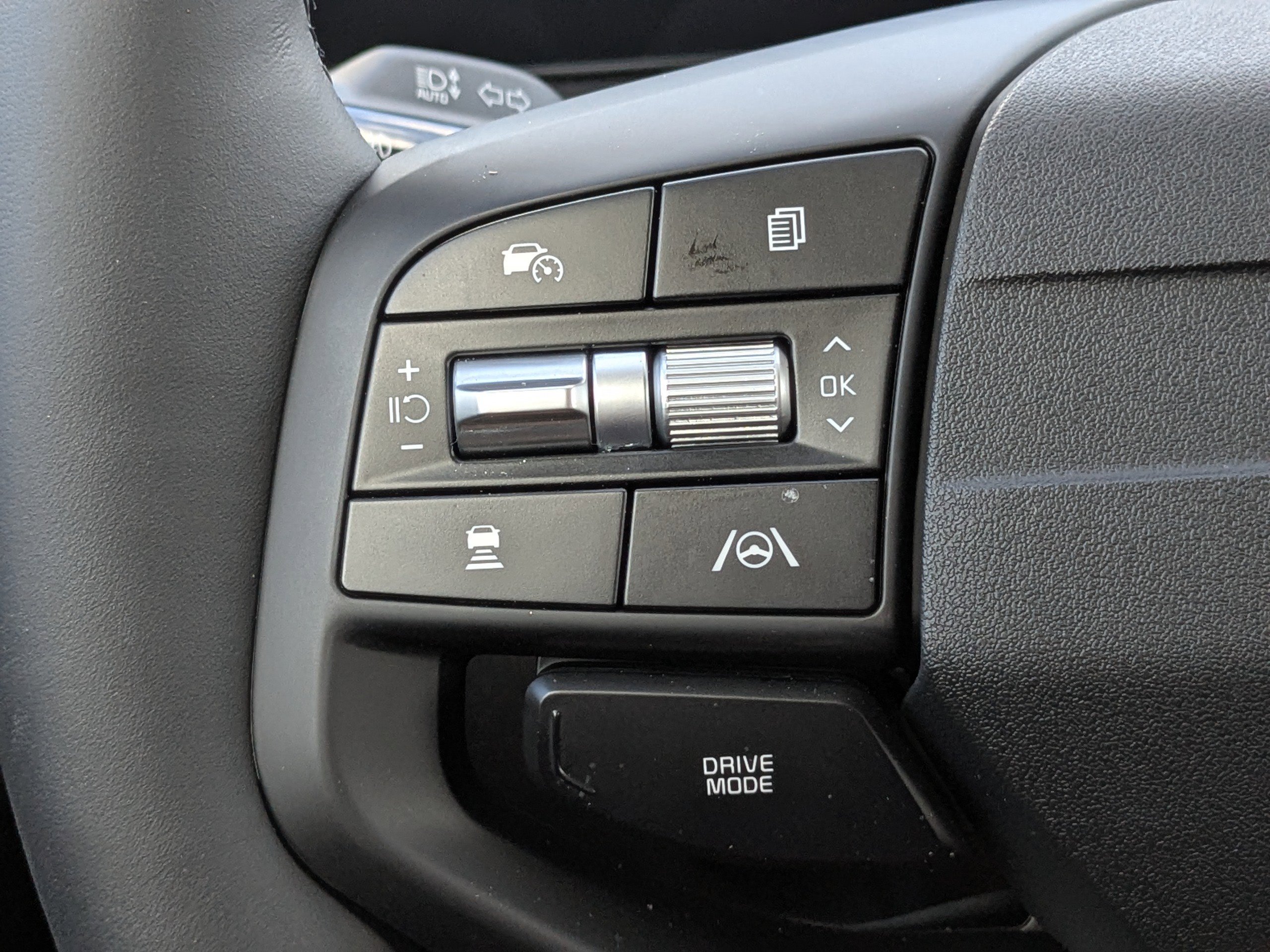 New 2026 Glacial White Pearl Kia SX Prestige image 32