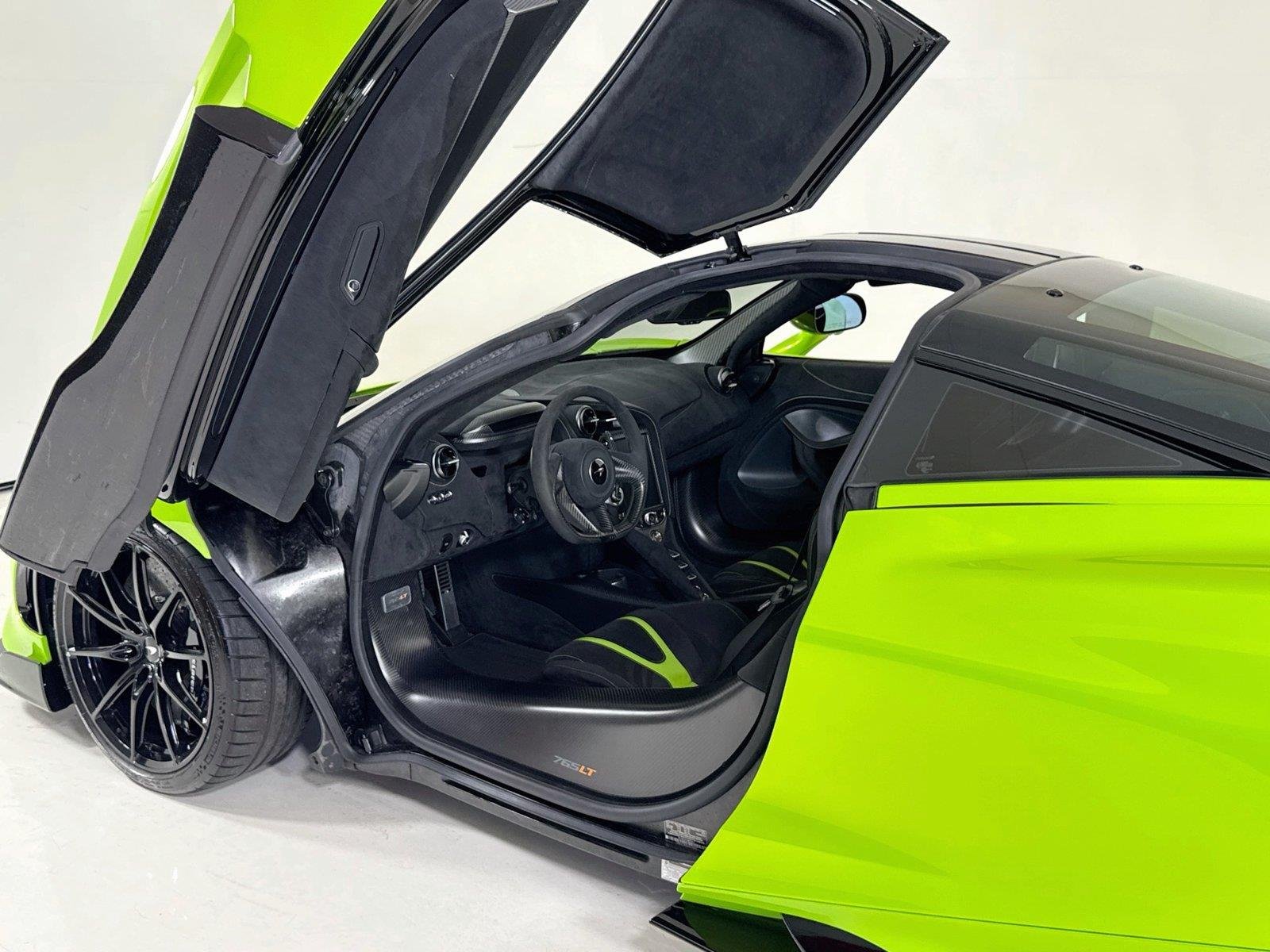 Used 2021 Lime Green McLaren Coupe image 12