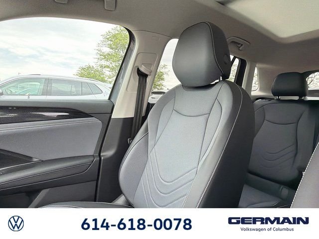 New 2026 Platinum Gray Metallic Volkswagen 2.0T SE image 22