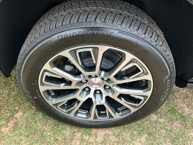 2026 GMC Yukon XL Denali - Photo 16