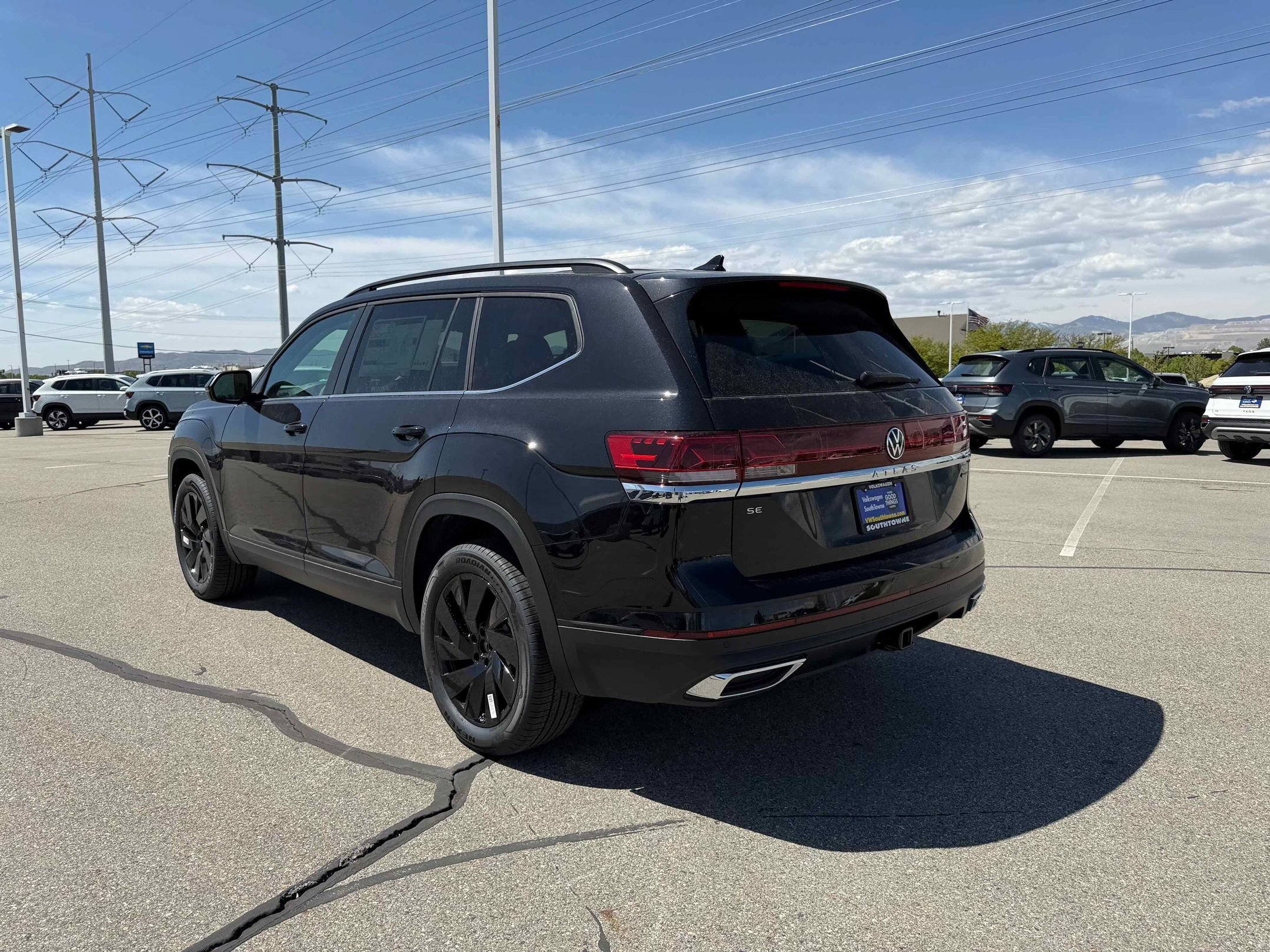New 2026 Deep Black Volkswagen 2.0T SE w/Technology image 5