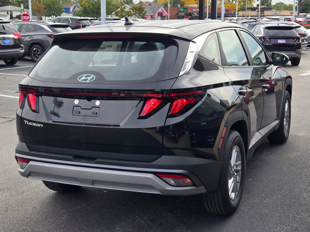 New 2026 Phantom Black Hyundai SE image 9