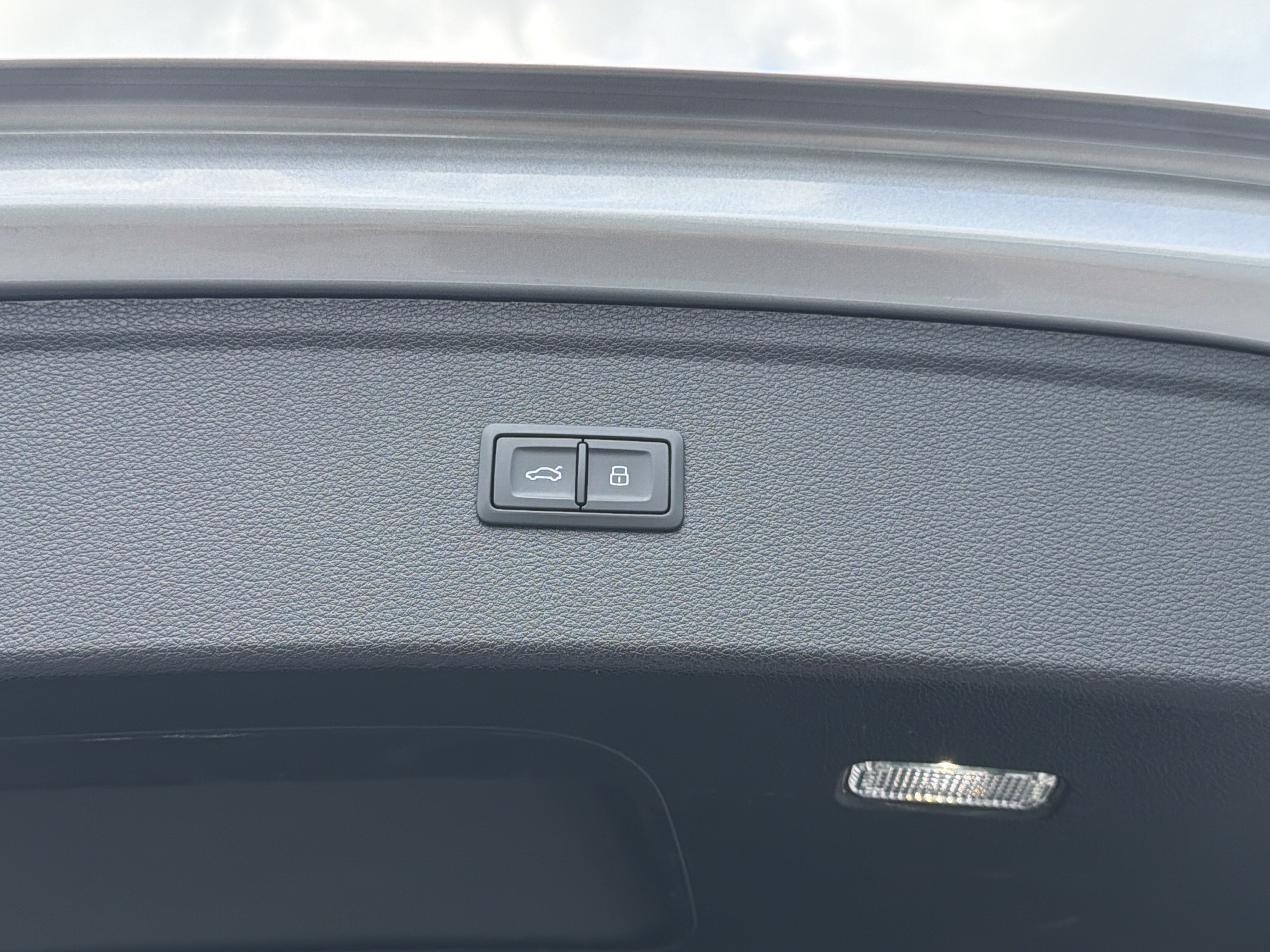 Used 2022 Florett Silver Metallic Audi S line Premium Plus image 23