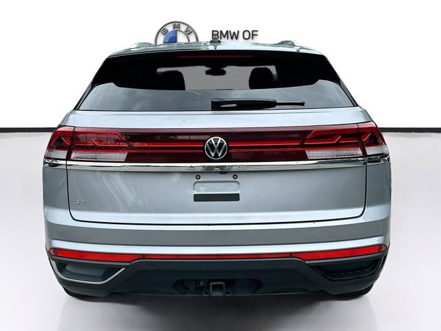 Used 2025  Volkswagen 2.0T SE w/Technology image 6