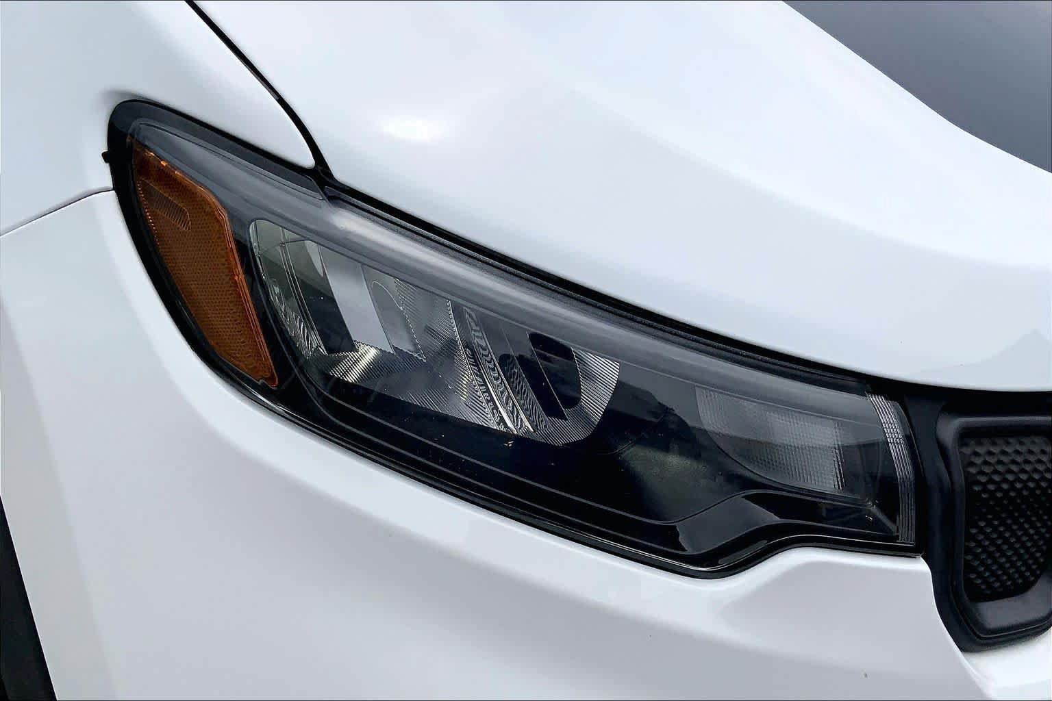 Used 2022 Bright White Clearcoat Jeep Trailhawk image 28