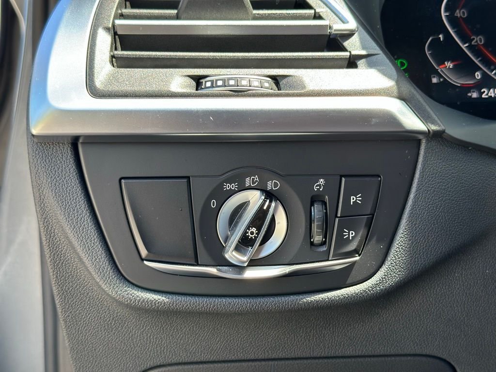 Used 2024 Skyscraper Grey Metallic BMW xDrive30i image 30