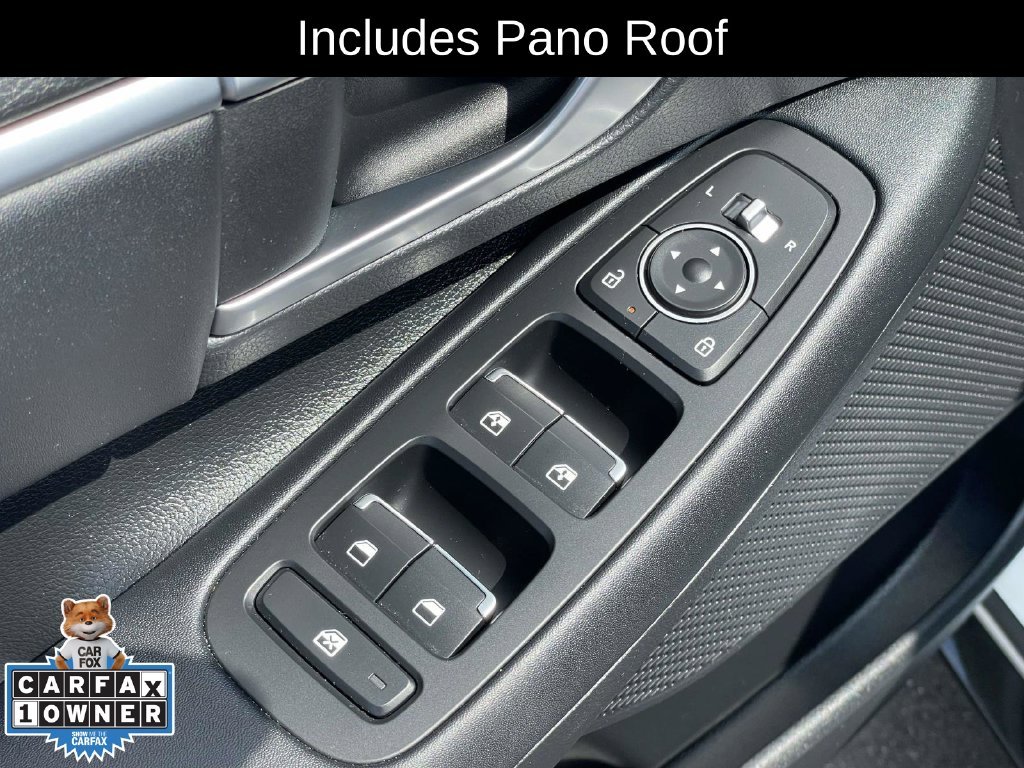 Certified Used 2025 White Hyundai SEL Convenience image 15