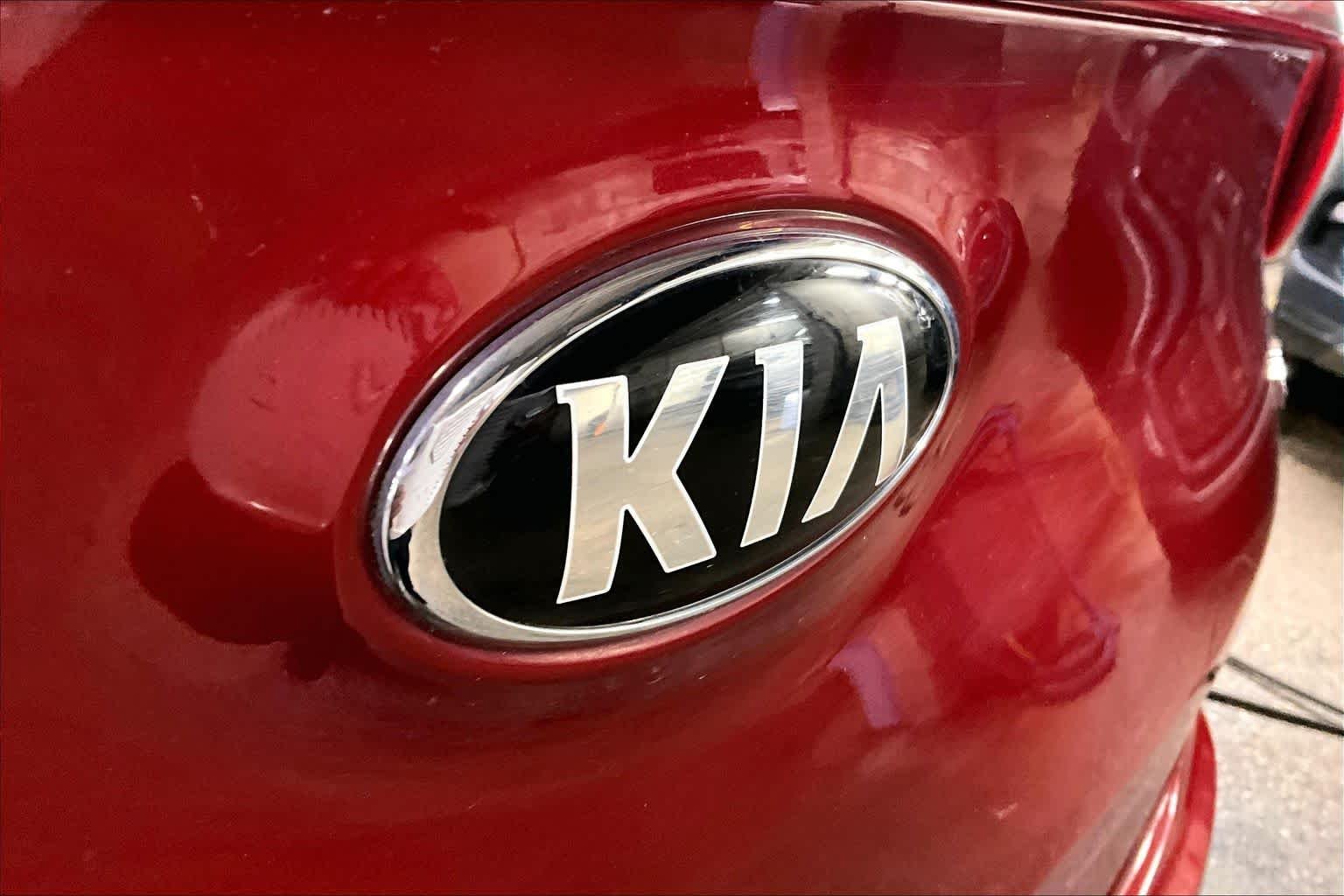 Used 2019 Hyper Red Kia EX image 29