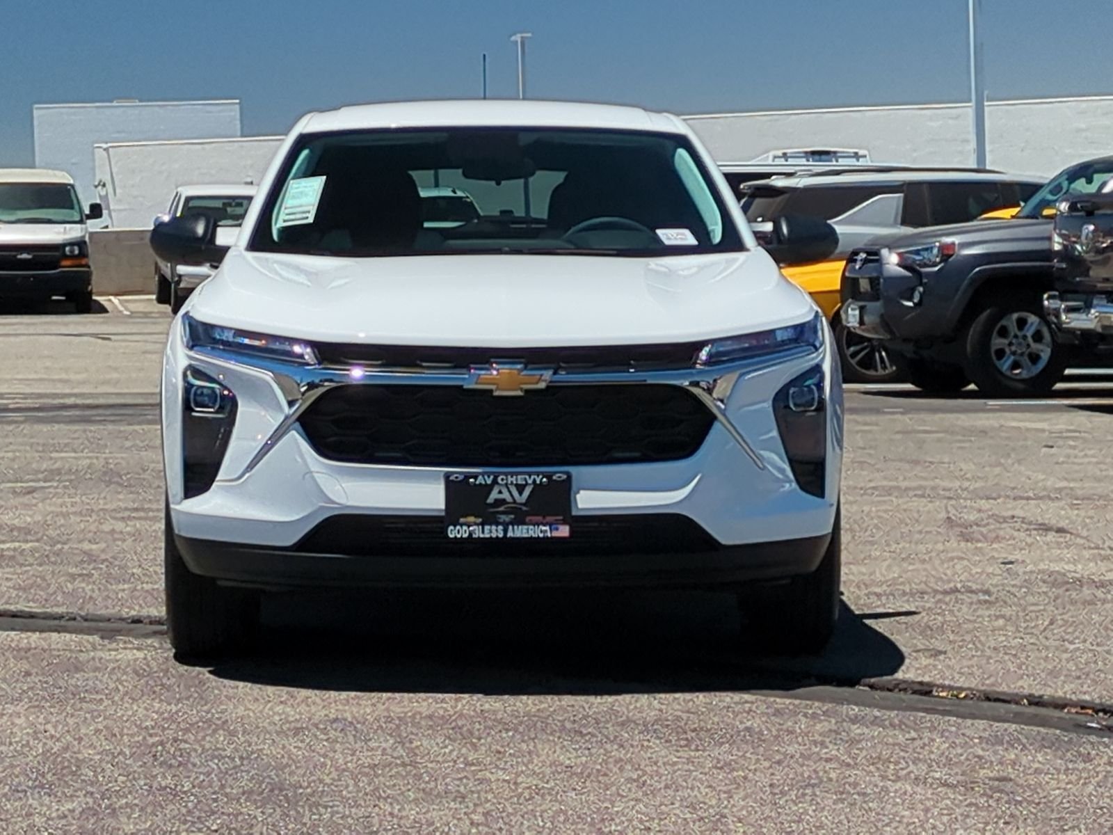 New 2026 Summit White Chevrolet LS image 36