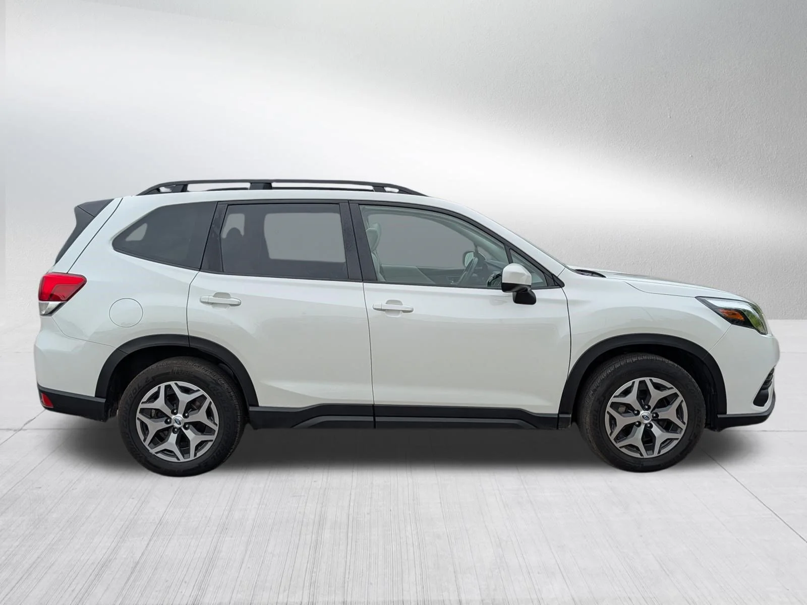 Used 2024 Crystal White Pearl Subaru Premium image 8