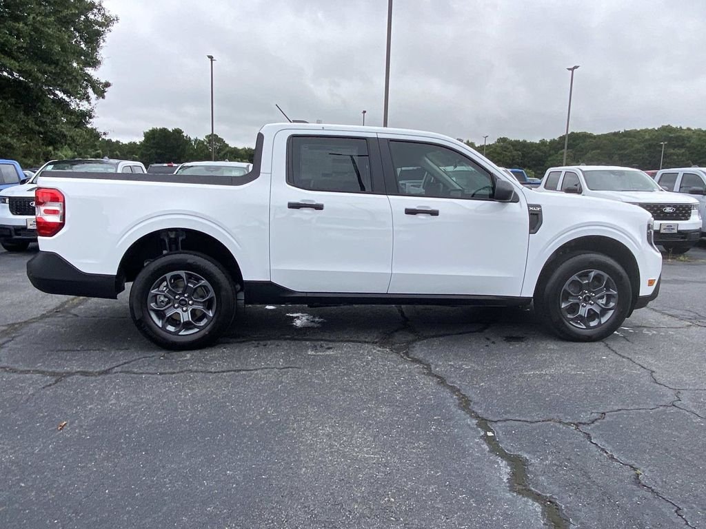 New 2026 Oxford White Ford XLT image 2