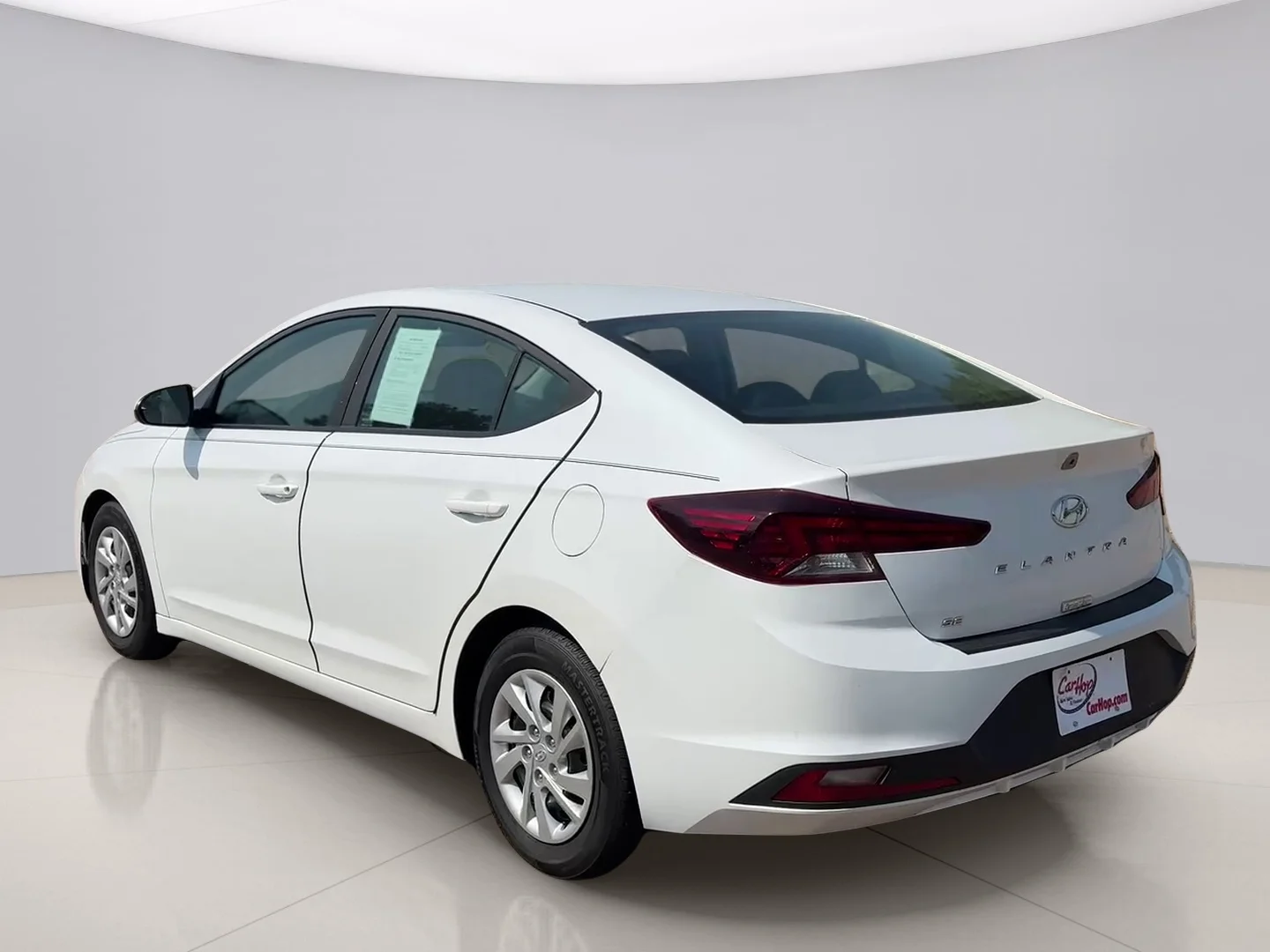 Used 2019 White Hyundai SE image 3