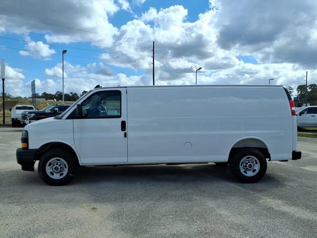 New 2025 Summit White GMC Work Van image 10
