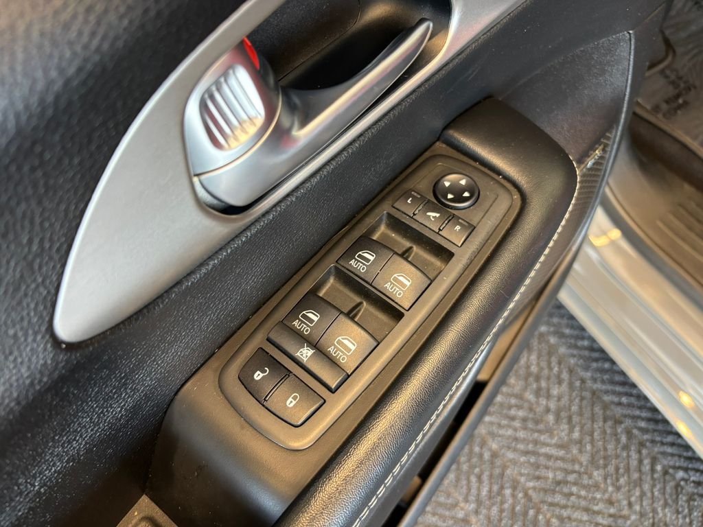 Used 2020 White Chrysler Limited image 14