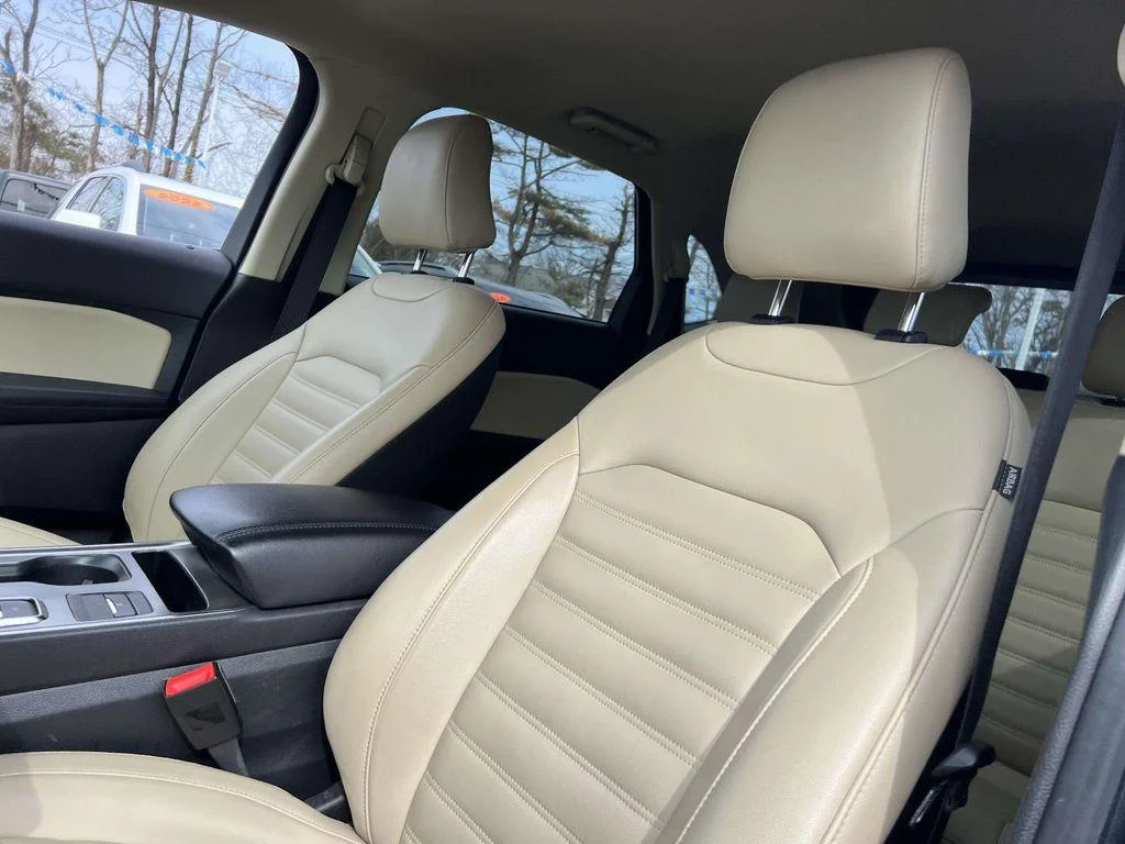 2022 Ford Edge SEL - Photo 12