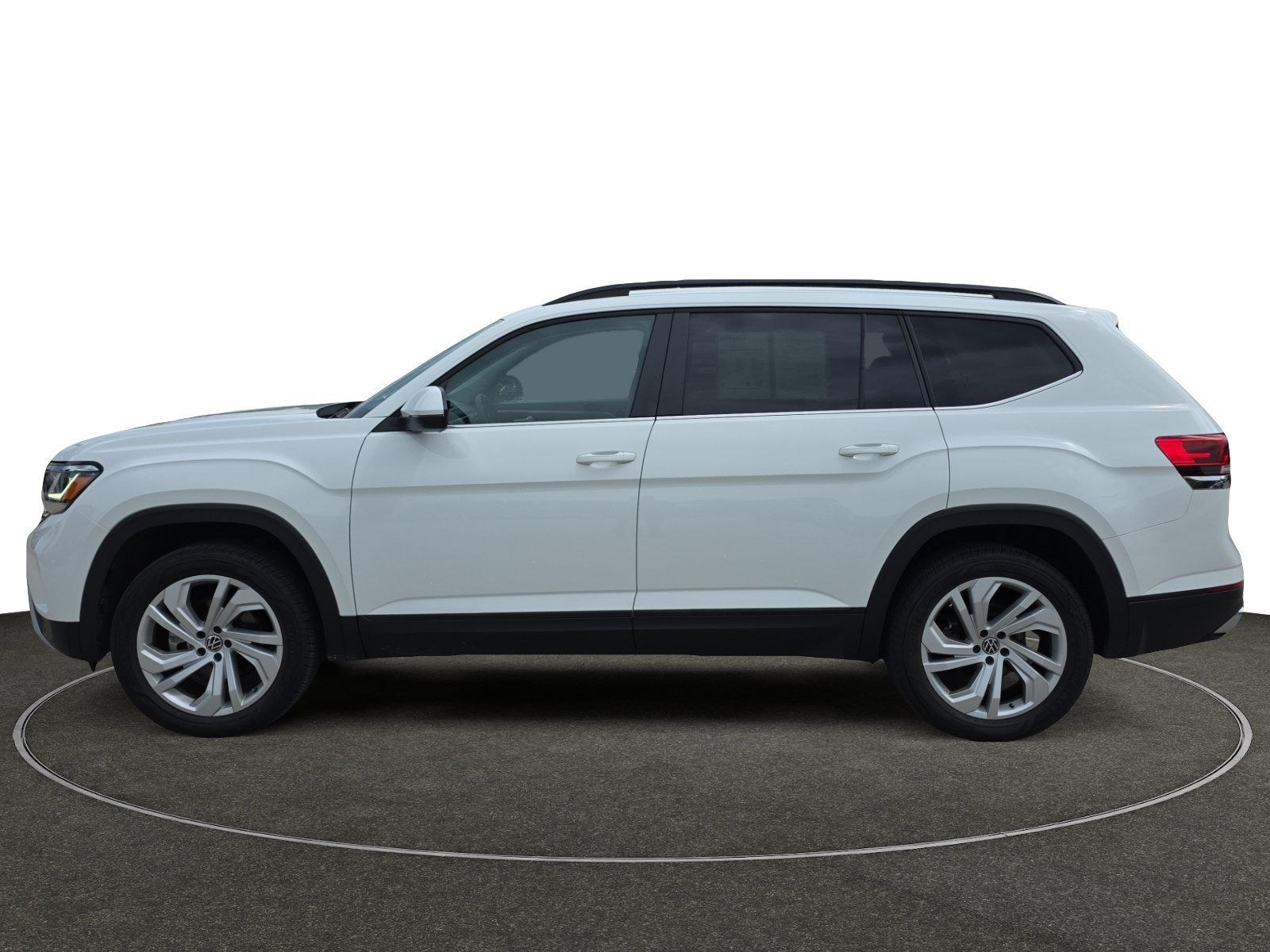 Used 2022 Pure White Volkswagen 3.6L V6 SE w/Technology image 2