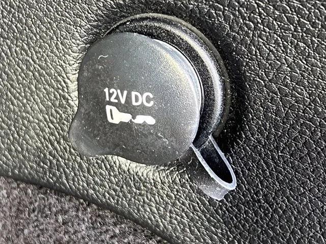 Used 2018 Bright White Clearcoat Jeep High Altitude image 55