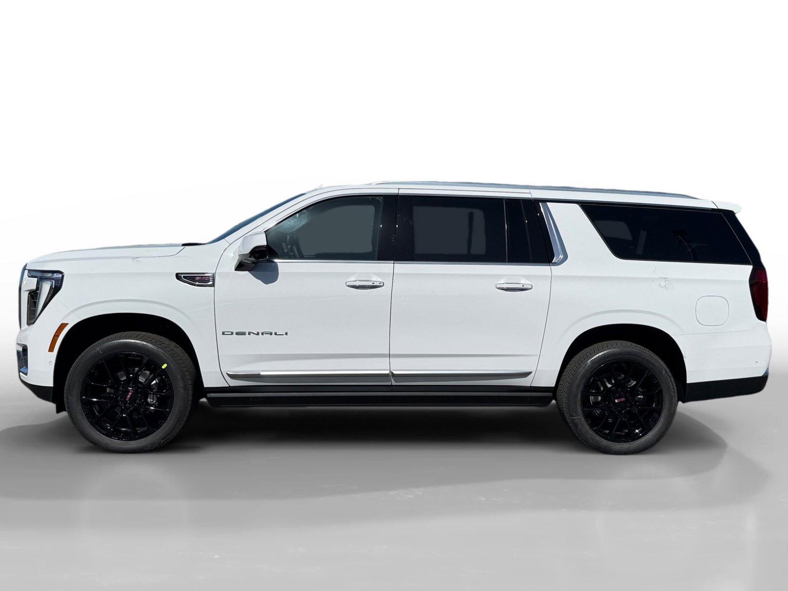 2026 GMC Yukon XL Denali - Photo 2