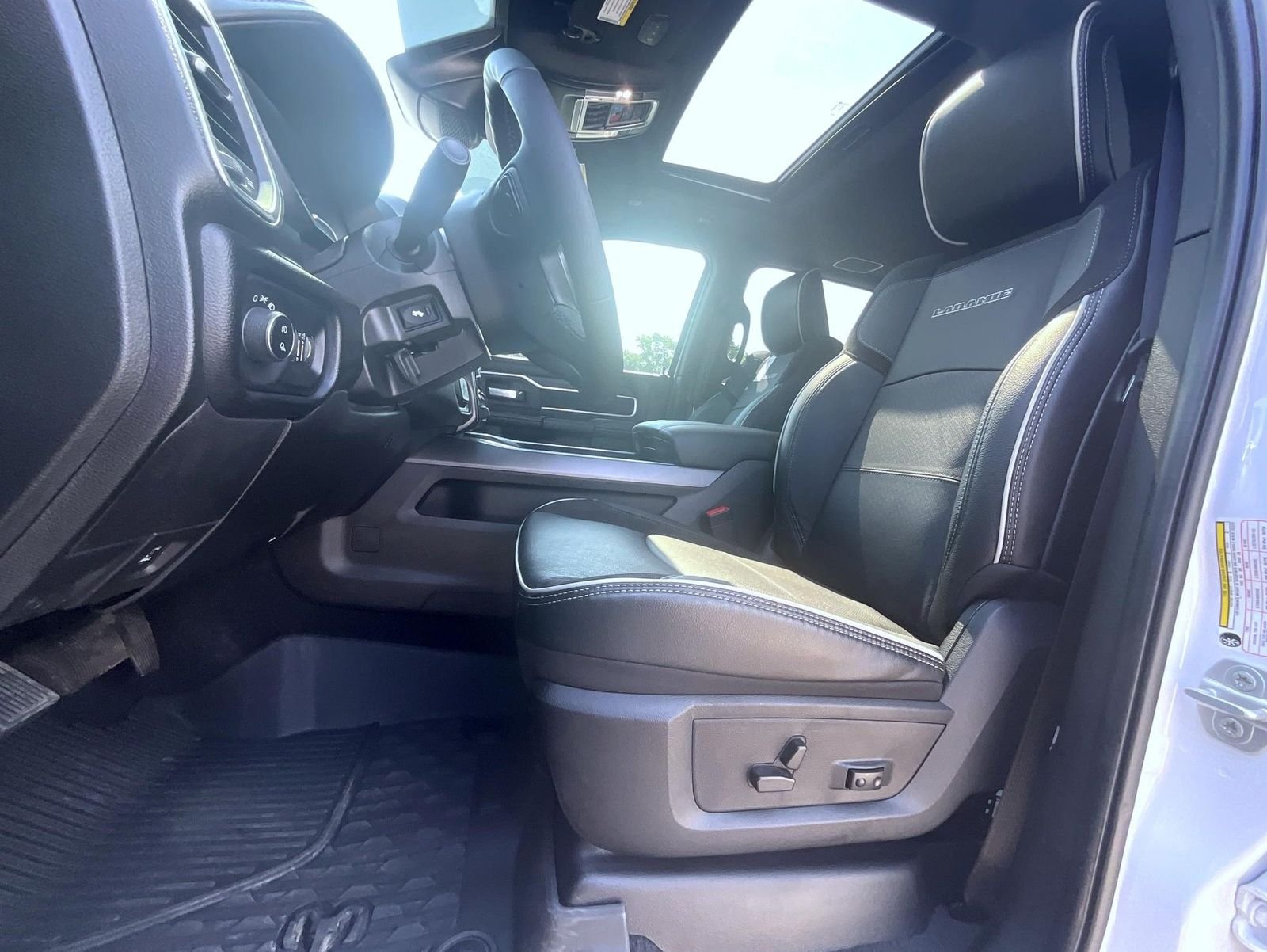 Used 2025 White Ram Laramie image 12