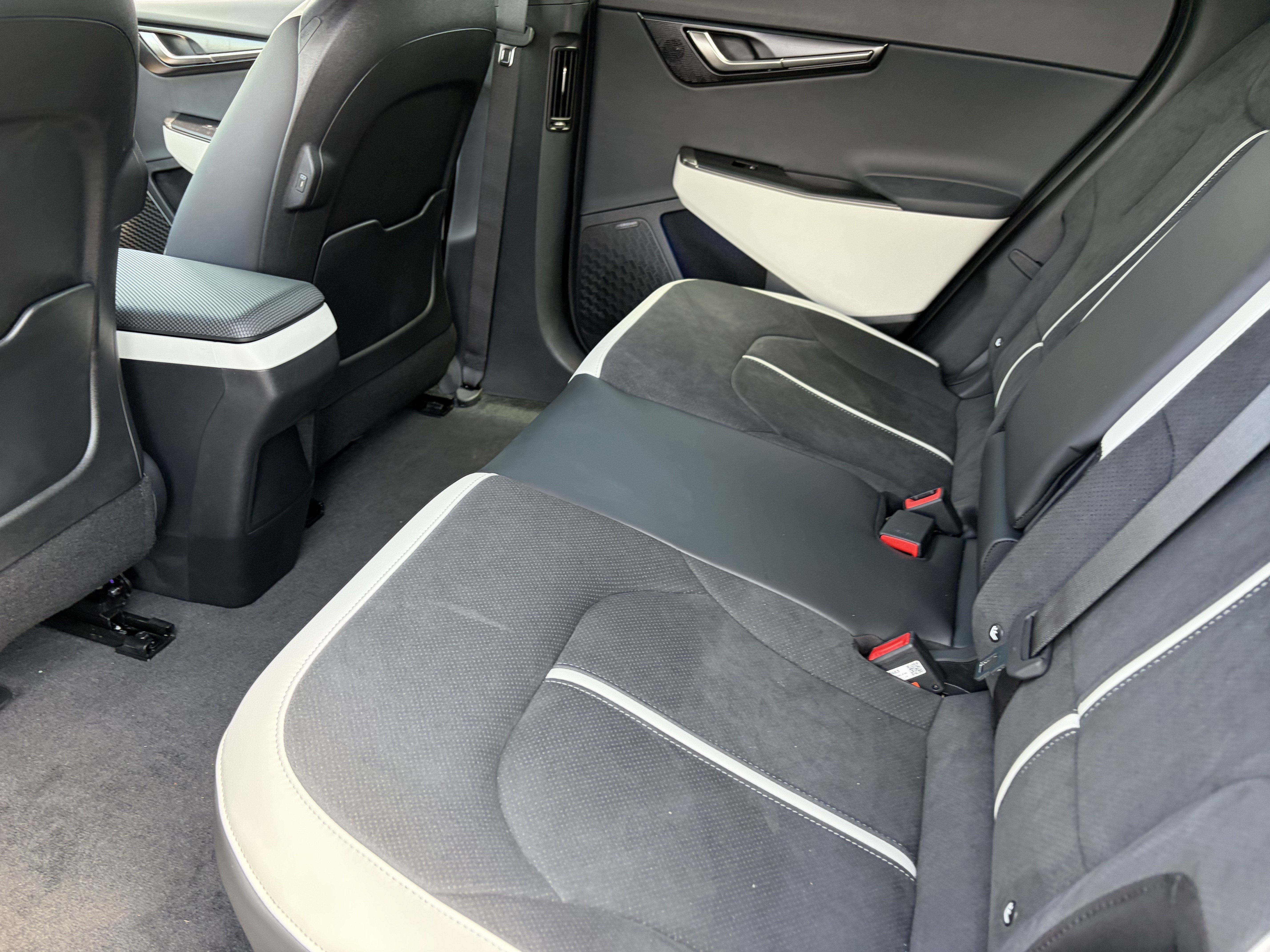 New 2026 Wolf Gray Kia GT-LINE image 15