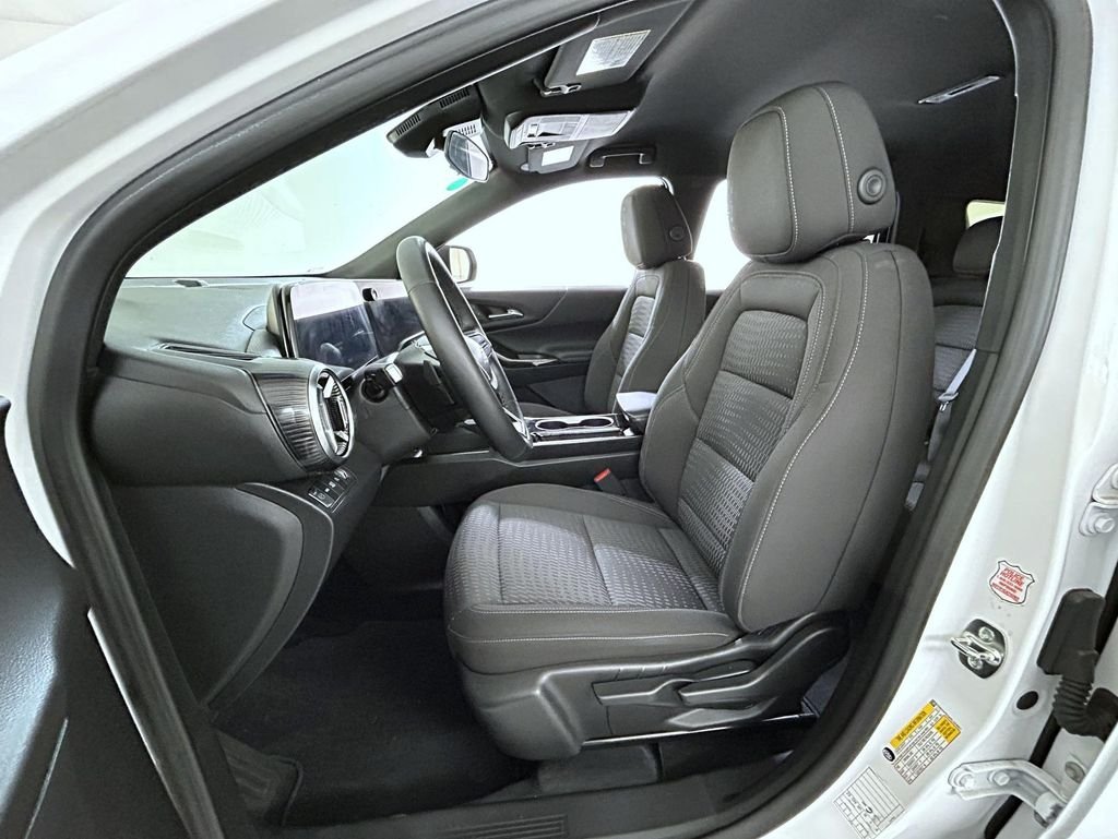 Used 2025 White Chevrolet LT image 10