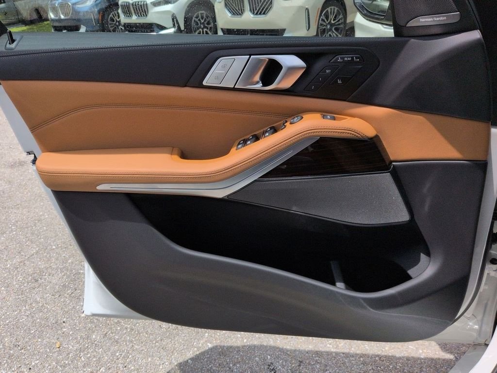 New 2027 Alpine White BMW xDrive40i image 31
