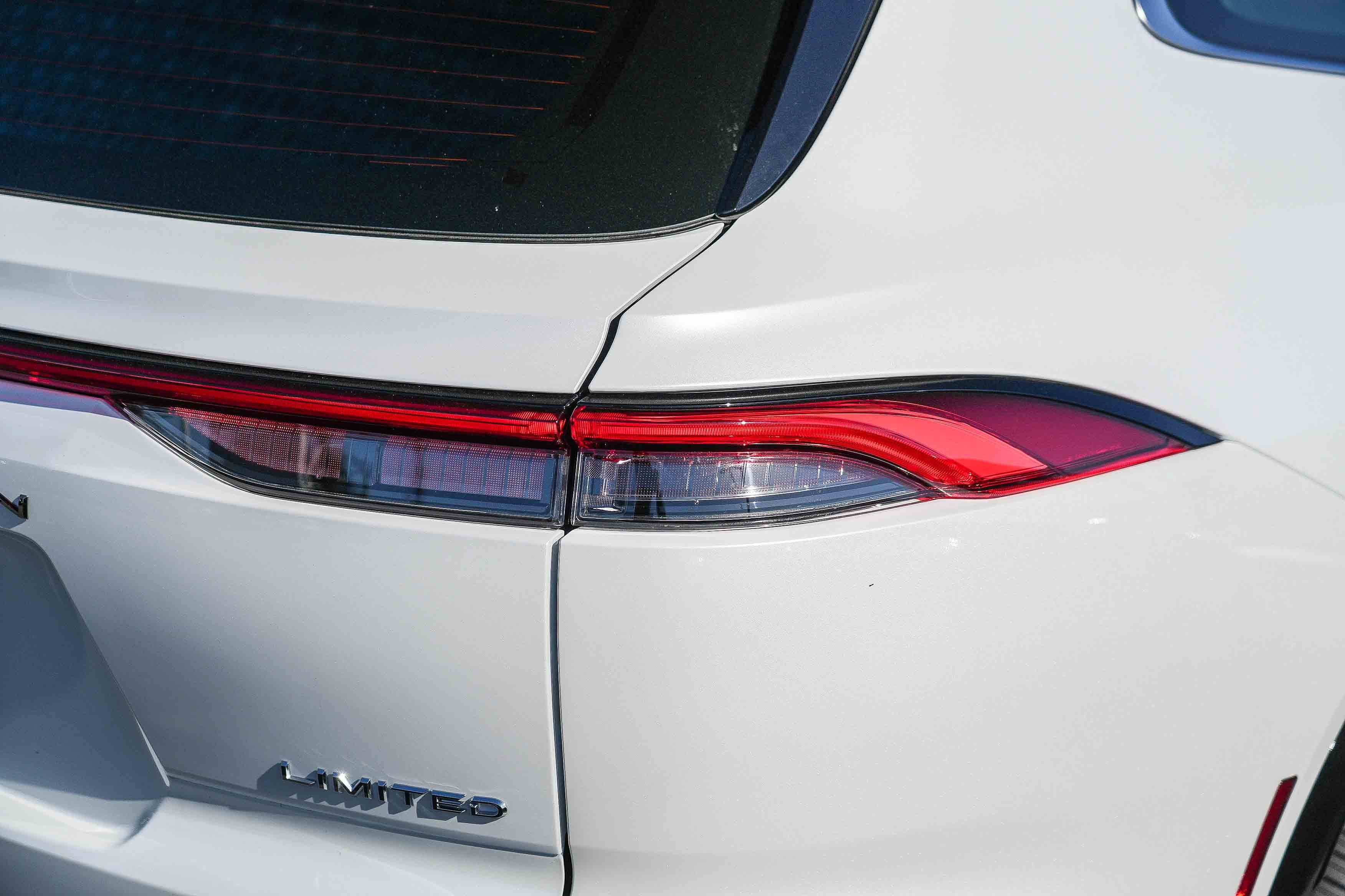New 2026 Oxygen White <sup>1</sup> Toyota  Limited image 9