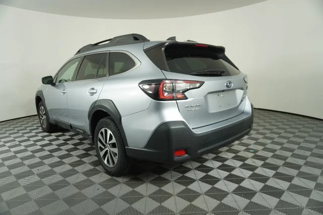 Certified Used 2025 Ice Silver Metallic Subaru Premium image 5