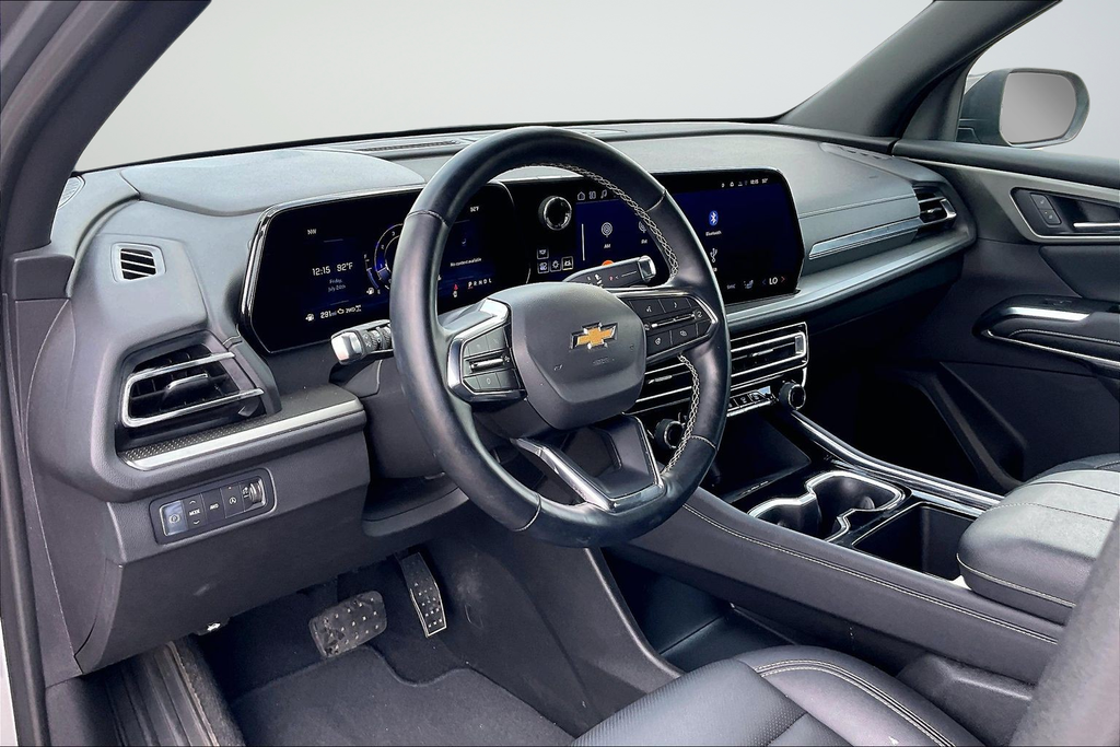 Used 2025 Gray Chevrolet LT image 24