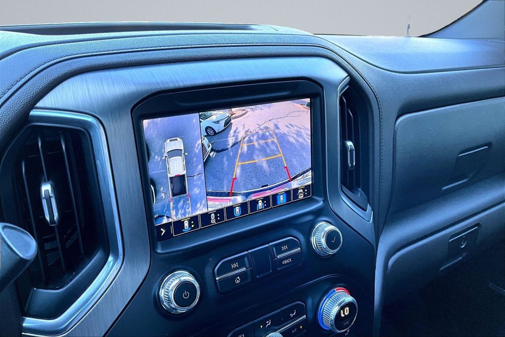 Used 2020 White GMC Denali image 21
