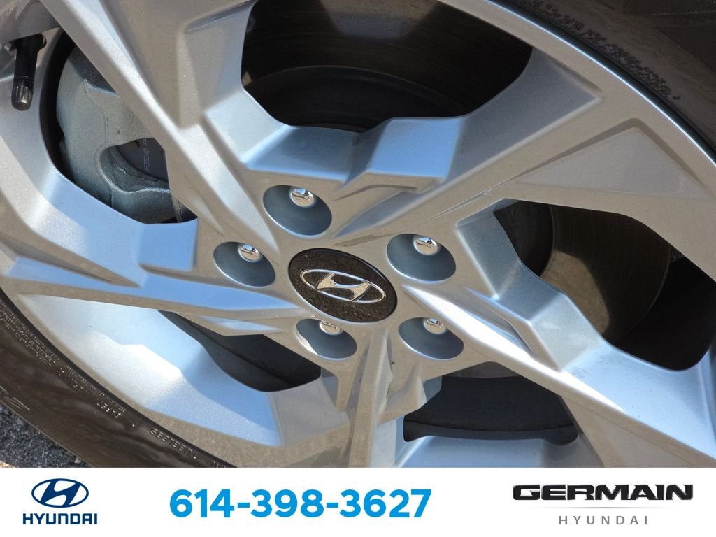 Used 2024 Black Hyundai SE image 14