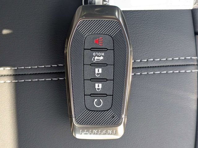 New 2027 2T RAD WHT INFINITI Sport AWD image 34