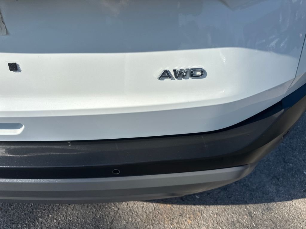 Used 2023 White Nissan S image 20
