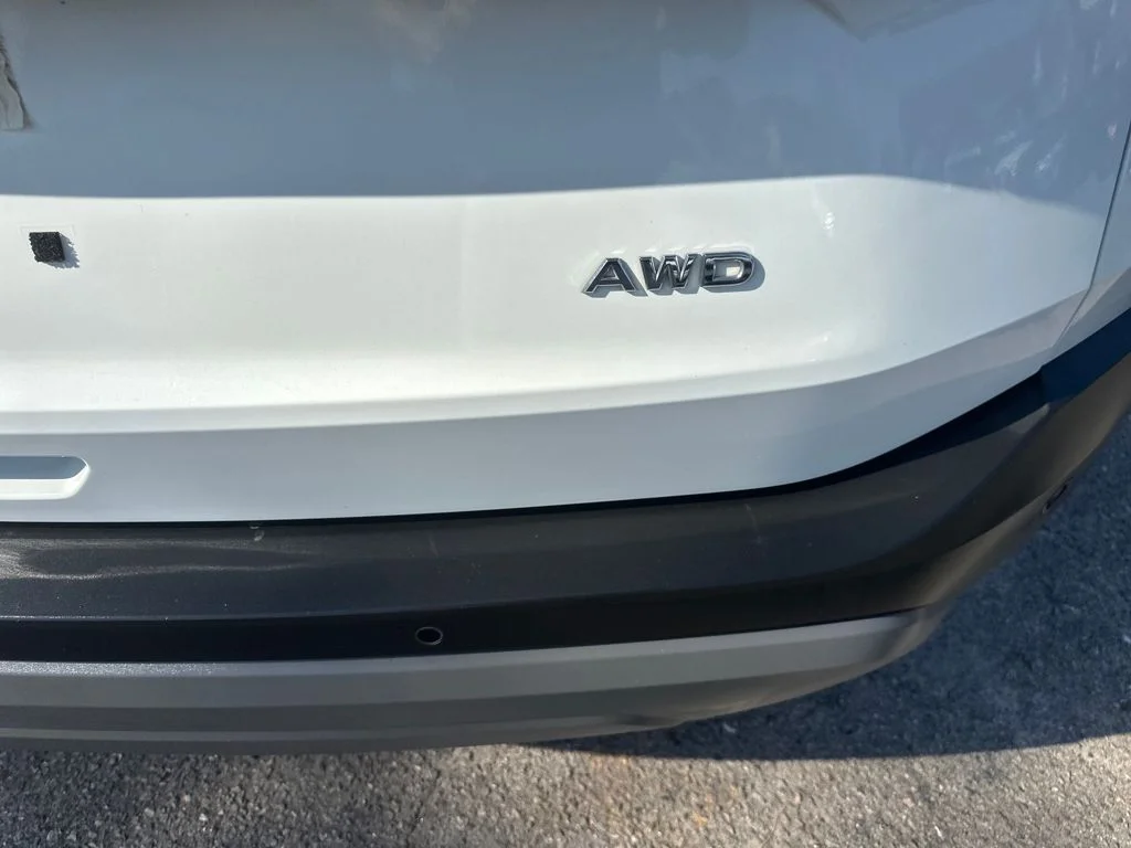 Used 2023 White Nissan S image 20