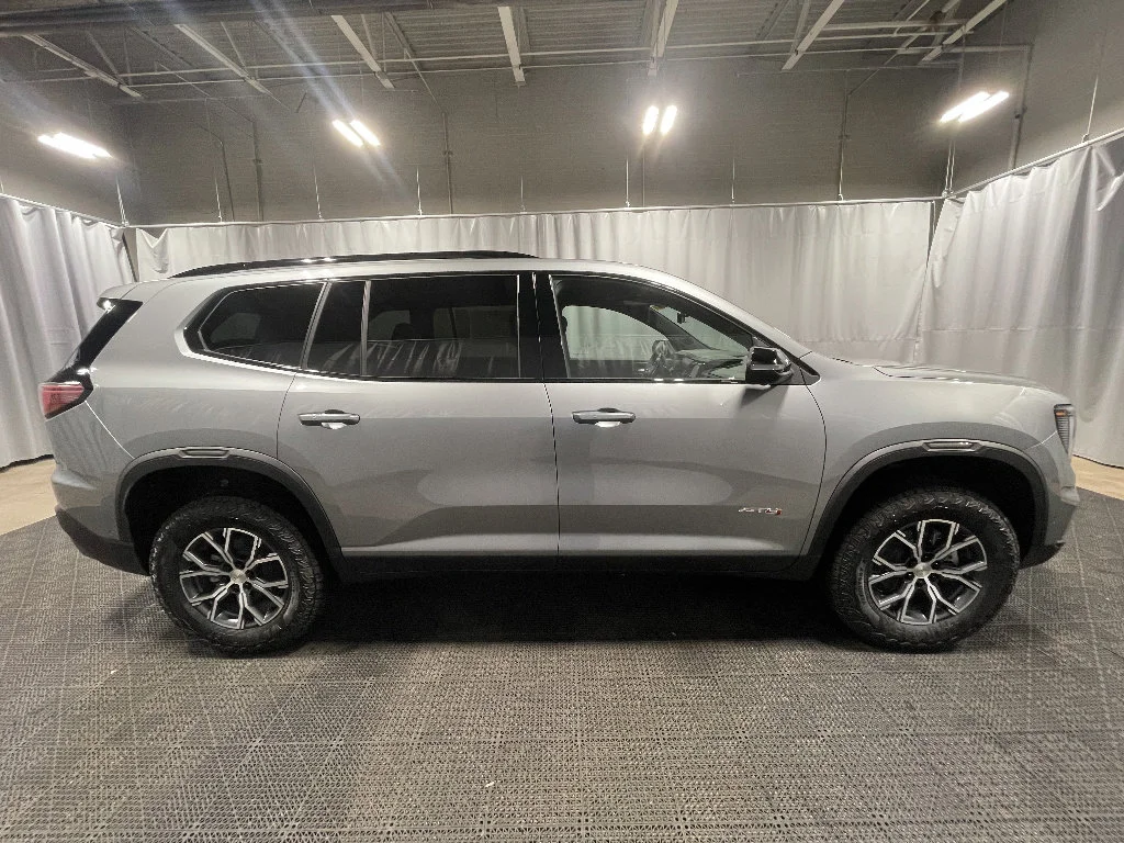 2025 GMC Acadia AT4 - Photo 5