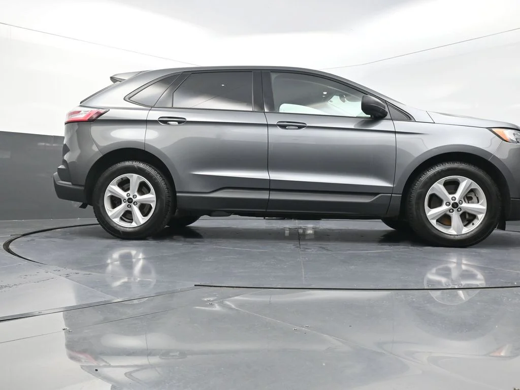 Used 2023 Gray Ford SE image 28