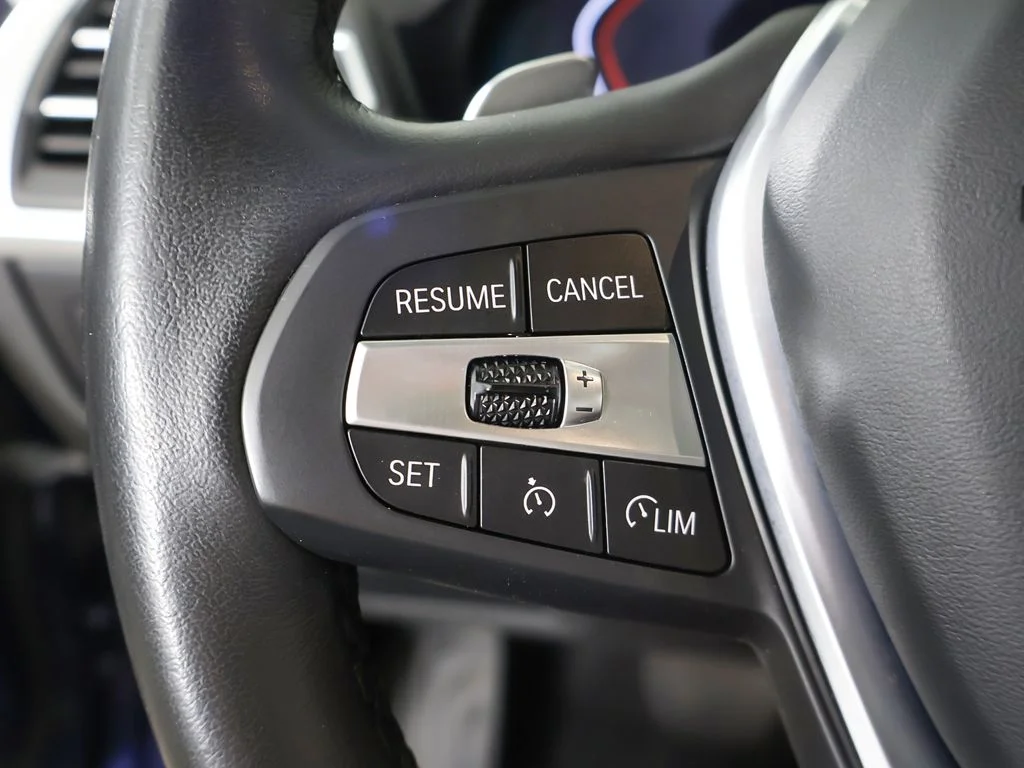 Used 2022 Phytonic Blue Metallic BMW xDrive30i image 46